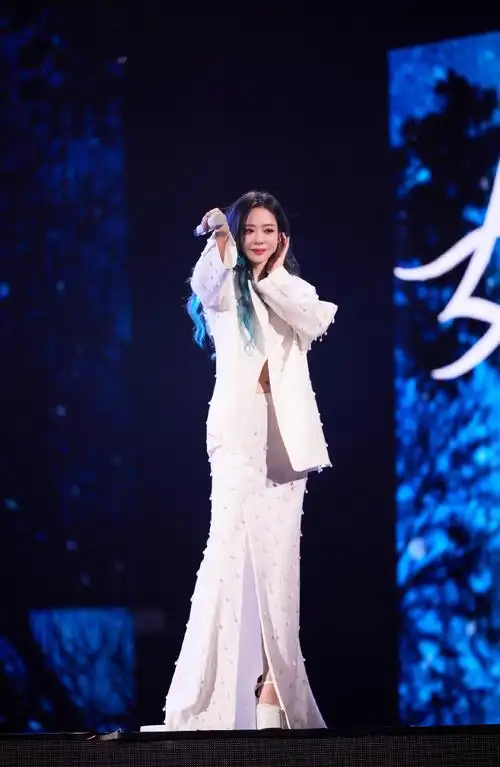 张靓颖广州演唱会##张靓颖光2023巡回演唱会