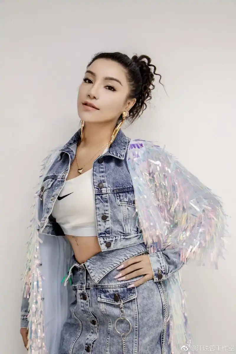 江映蓉海边拍摄mv险出事