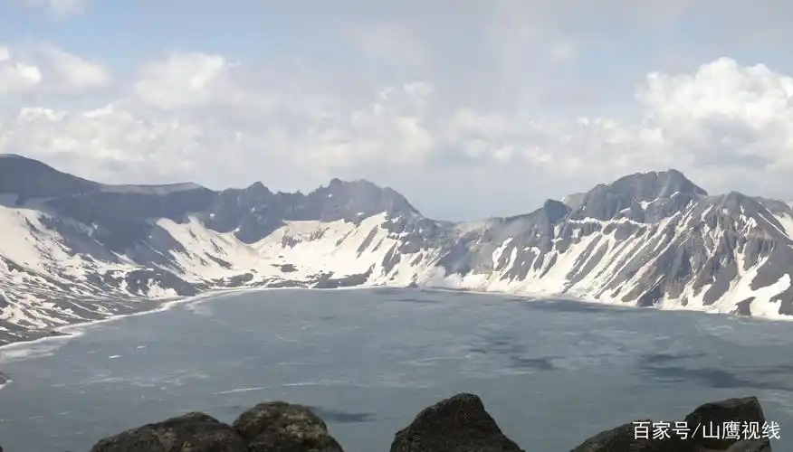 中国最深的湖泊长白山天池