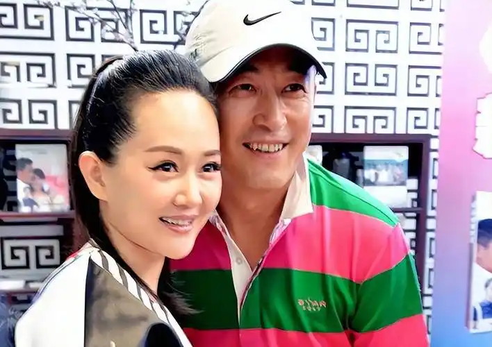 王志飞和张歆艺相恋7年分手后,转身娶小15岁娇妻,今婚姻状况如何_李健