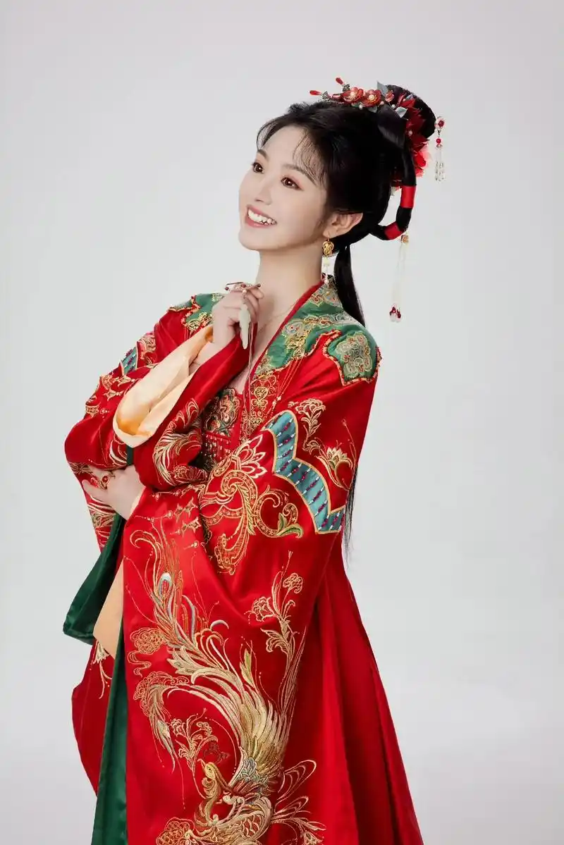 田曦薇 #花轿喜事 #田曦薇古风造型图 - 抖音