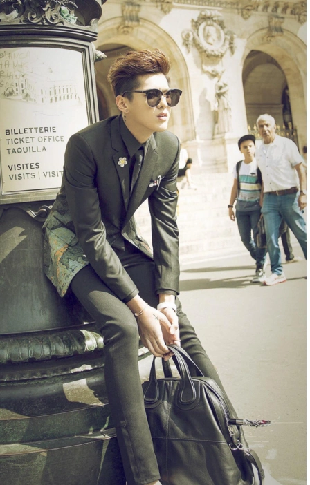 吴亦凡最新街拍,最后一张你有没有被"撩"到?