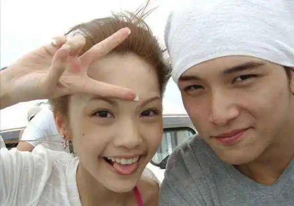 原创杨丞琳经过了几段感情后终于找到真爱是李荣浩捧在手心里的宝