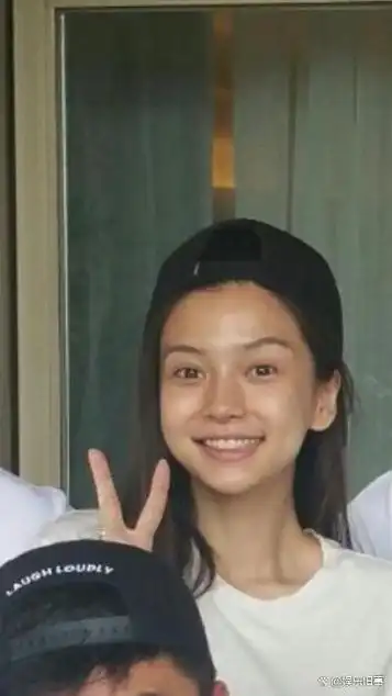 关晓彤卸妆后,baby卸妆后,迪丽热巴卸妆后,网友直呼不敢认