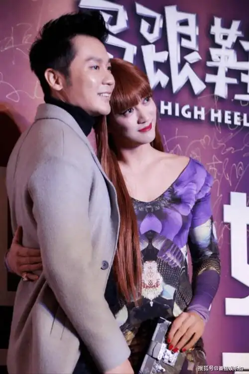 李晨又有"新女友",大波浪风情万种像人妖,美过范冰冰,评论区沦陷_美女