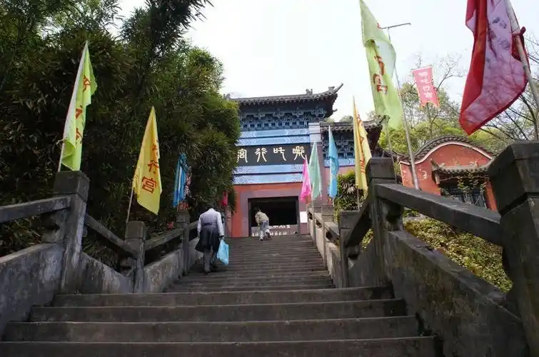 万里长江第一城--宜宾翠屏山哪吒行宫