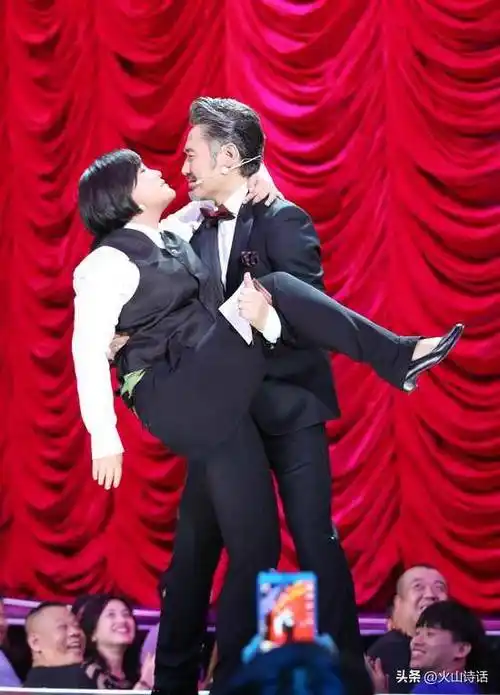 贾玲,范丞丞秘密生下孩子?传言她隐婚多年,真相是?_小品_男友_喜剧