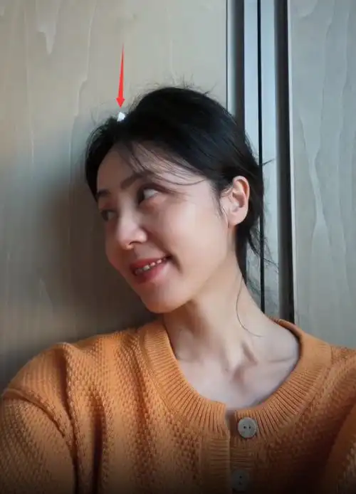 12月31日,黄磊老婆孙莉在个人社交平台发文告别2022年,晒出了一段陪5