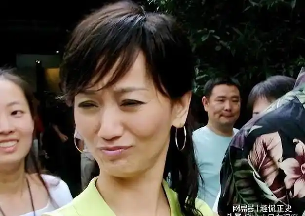 赵雅芝晒照咋看也没69岁啊看到素颜的赵雅芝网友难掩失望
