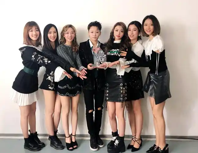 蜜蜂少女队-ladybees再夺cctv全球中文音乐榜上榜周榜冠军