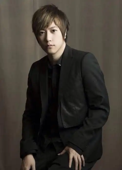 p>陈信宏(阿信),1975年12月6日出生于台湾省台北市北投区,祖籍福建省