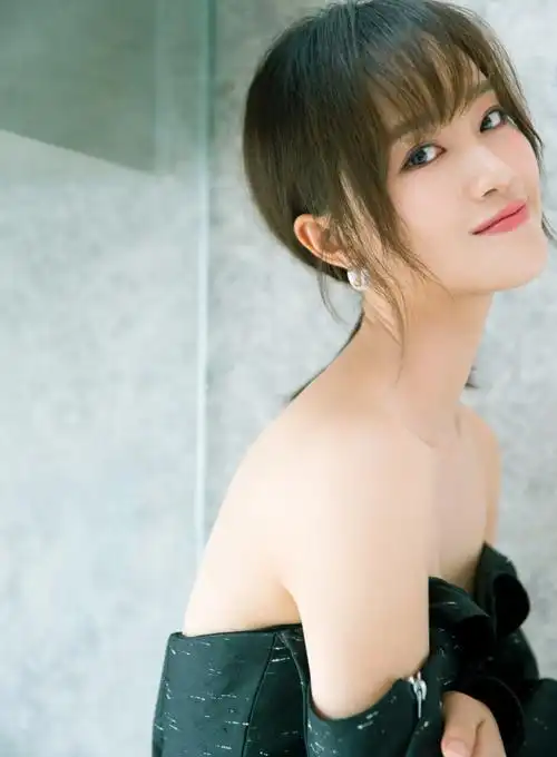 蓝盈莹图片蓝盈莹魅力性感写真图片