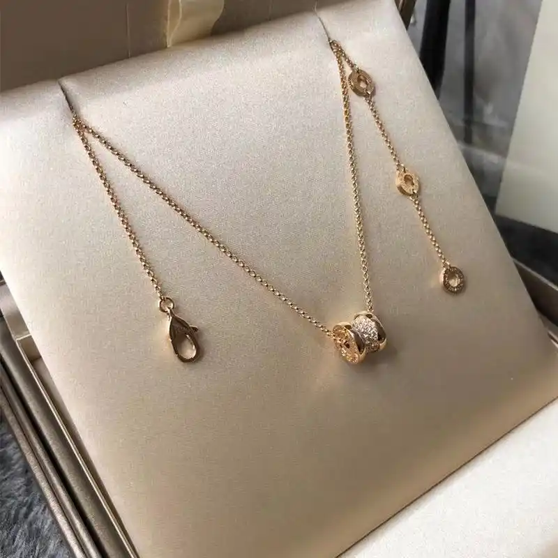 闪闪亮亮惹人爱,火爆朋友圈的宝格丽小蛮腰满钻项链它来啦 嫌陶瓷款太