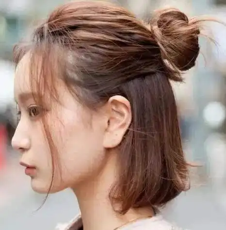 最简单的半丸子头怎么扎