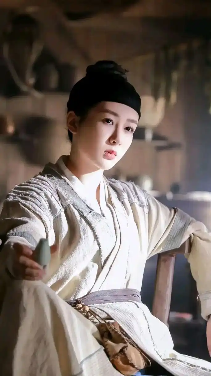 杨紫长相思开播了,造型不错,剧里场景也还行#好看的电视剧推荐# #你