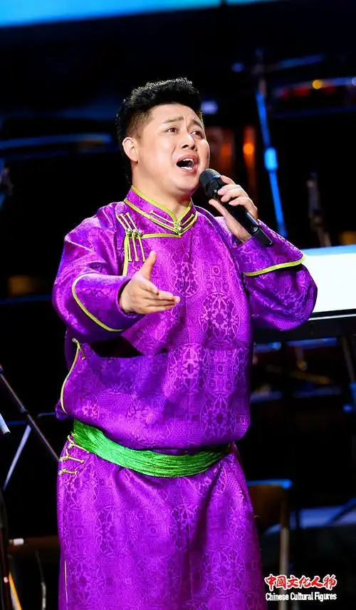 郁钧剑从艺五十周年回乡演唱会70位歌唱家倾情演绎民族经典