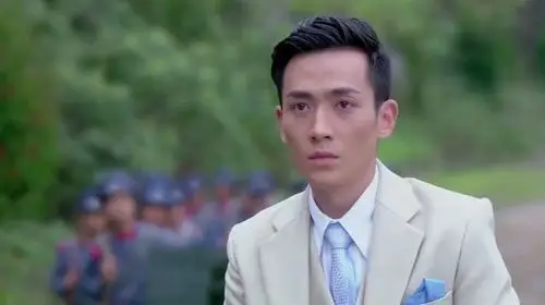 情定三生迟瑞要跟土匪交易谁料老太太生病了死活不同意