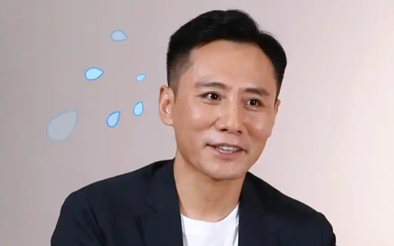 后来这部电影播出后票房爆火,这也直接将刘烨送上了影帝的宝座.