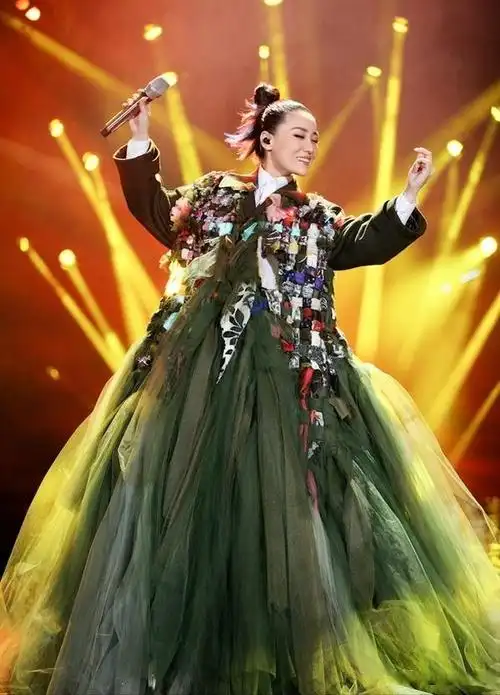 谭晶:我这辈子做最明智的抉择,就是为科学家丈夫生一对双胞胎