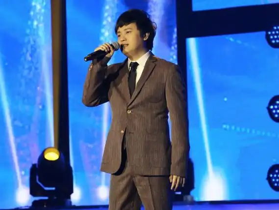 郑源录制公安部春晚特别节目 献唱《奋斗的青春》