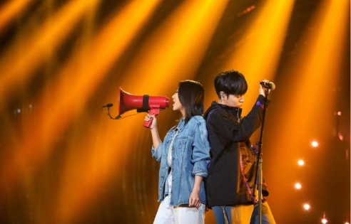 《歌手》神仙组合唱响酷我音乐 吴青峰陈粒《望穿》令歌迷拍案叫绝