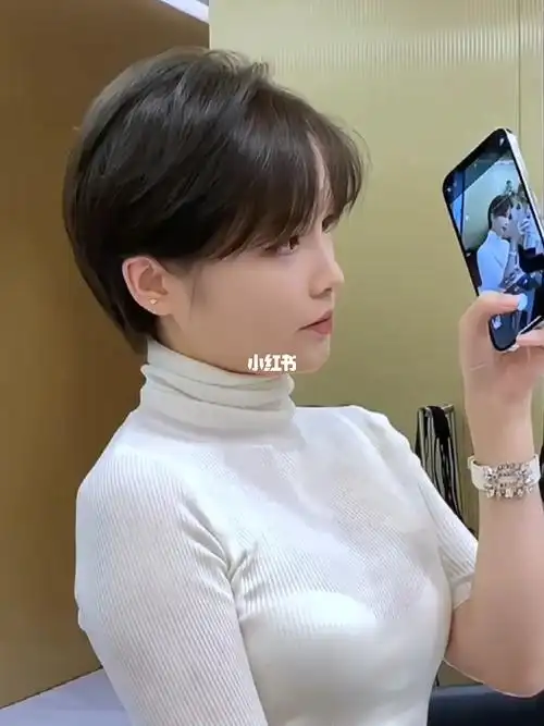 女生剪短发气质真的很加分