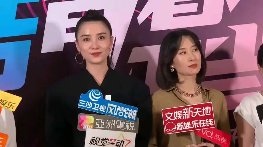 【电视剧白色月光】宋佳:和刘敏涛经常有难忘的瞬间 很多场戏想吻她?