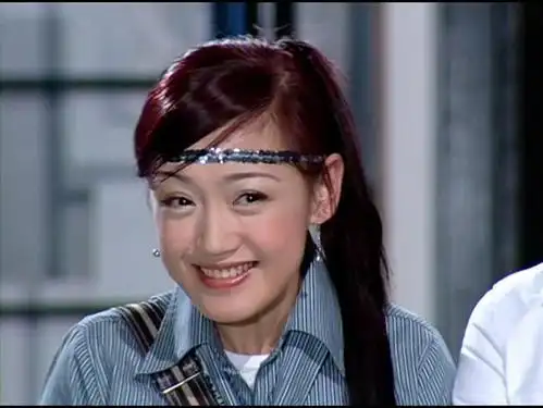 薛佳凝恋情疑云,和胡歌苦恋三年后,为何却皈依佛门单身至今?