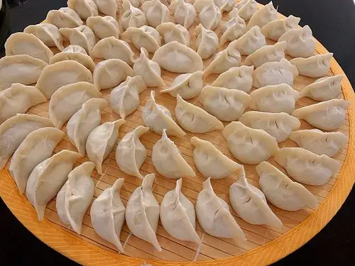 荠菜鲜肉馅心饺子