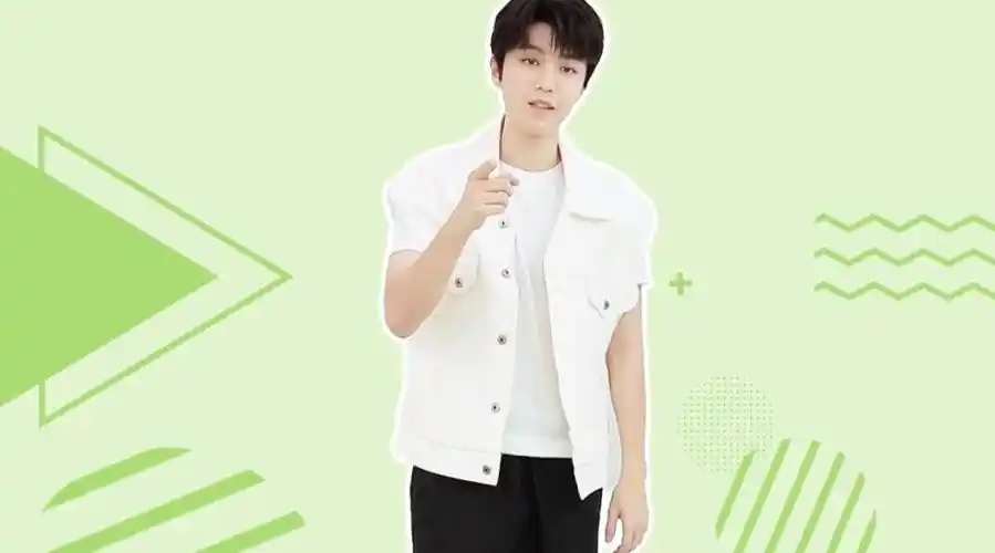 王俊凯工作室 多发爱看##夏日总洞员##crocs洞洞鞋