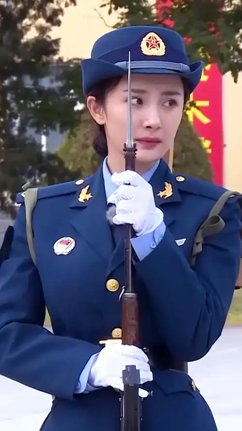 我要上热门#杨幂穿军装,正气十足!-度小视