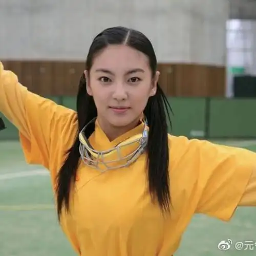 7878以青春可人出道的张雨绮脸怎么感觉凹下去了?