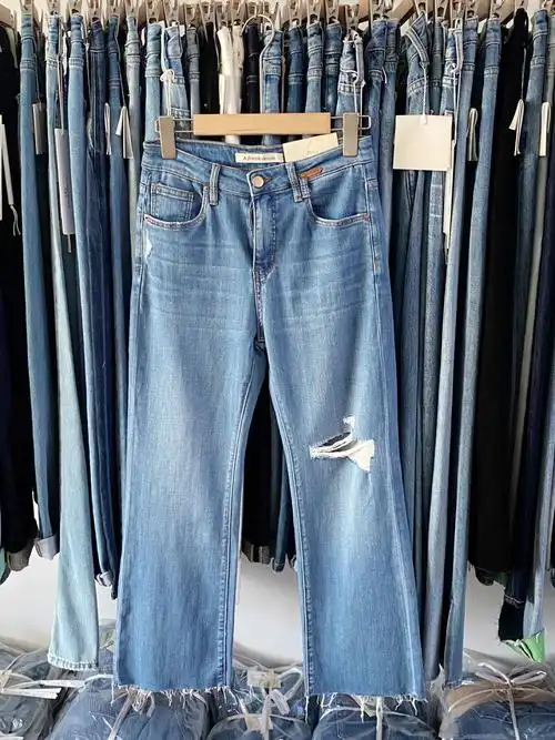 国产品牌牛仔裤天花板之花匣子代嘉儿