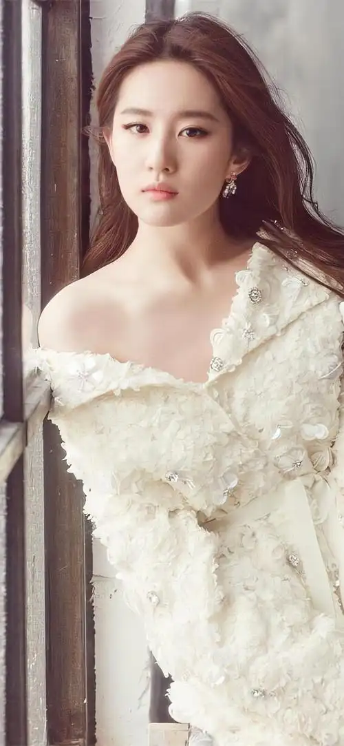 神仙姐姐刘亦菲有颜值有质身材完美深受人们喜欢