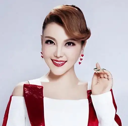 从央视宠儿到无人问津被嘲笑乌兰图雅经历了什么