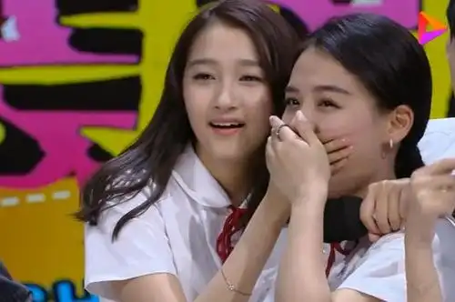 时隔三年,关晓彤终回应"打"马思纯被黑事件:没关系,就很正常