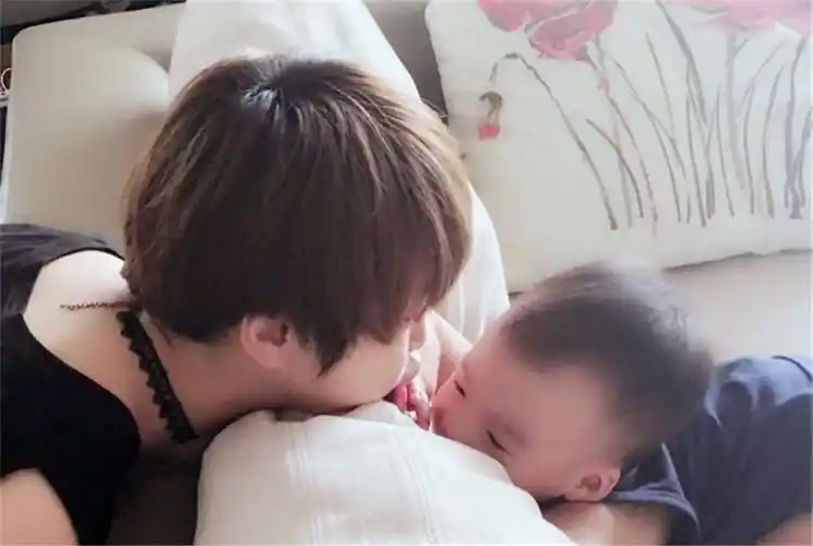 吴京谢楠生完二胎后5岁大儿子突然不会走路了原因令父母羞愧