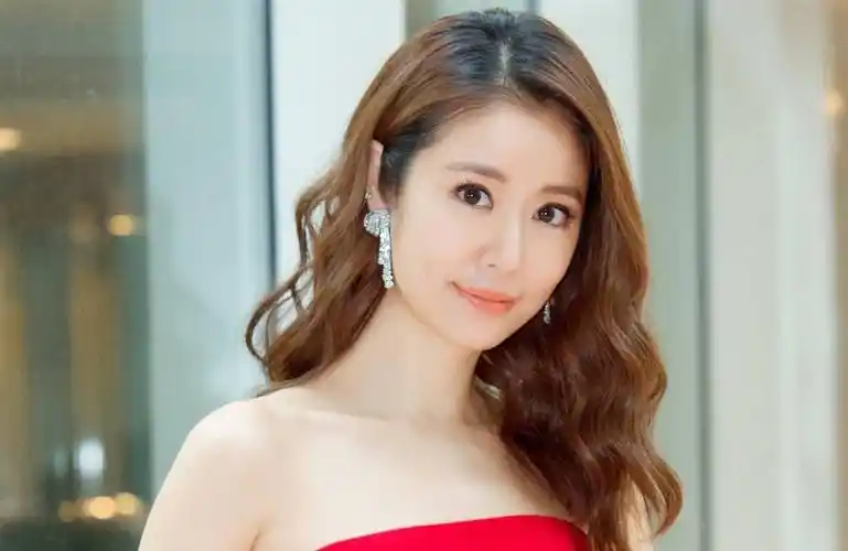 林心如48岁冻龄美颜有多扯 10年对比照曝"完全没变"