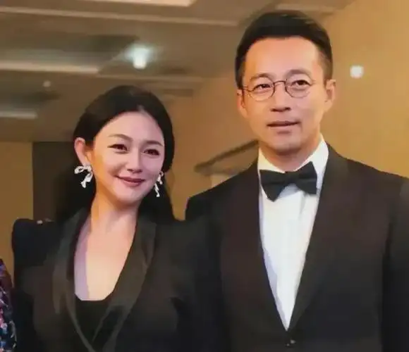 笑不活了大s再次状告汪小菲原因竟是4幅画网友让光头画