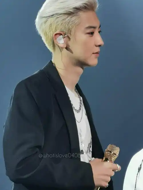 朴灿烈人美心善