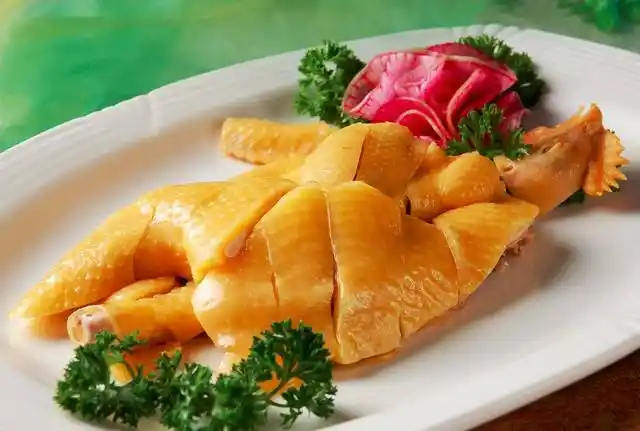 清甜的 白切鸡 为广州"十大名菜"之首!
