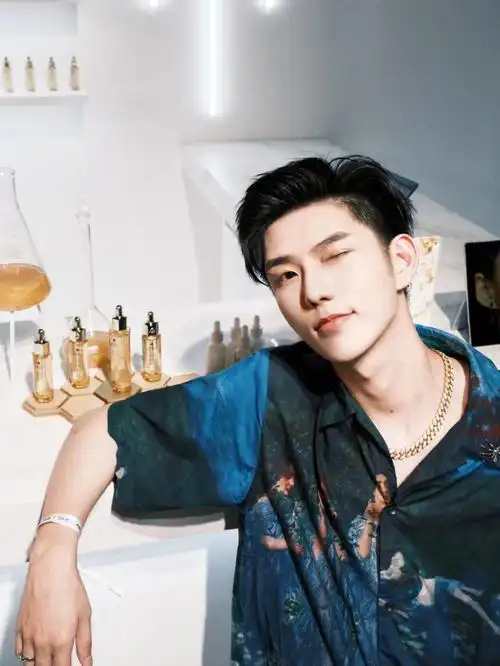 又去见男明星了陈飞宇是真的帅啊