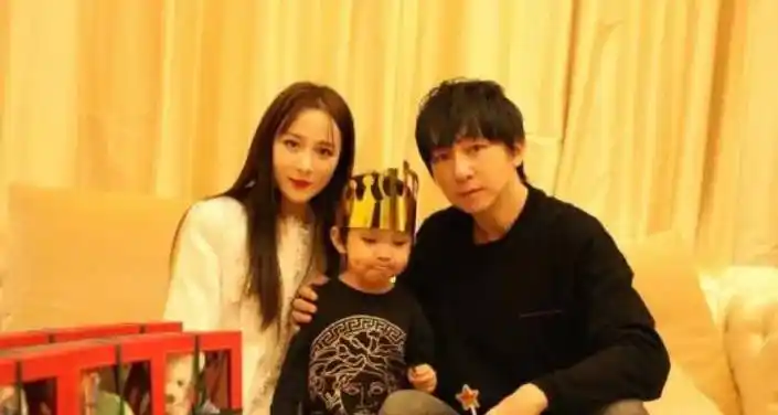 原创他是中戏的老师是孙红雷的同学戏里的丑角戏外却抱得美人归