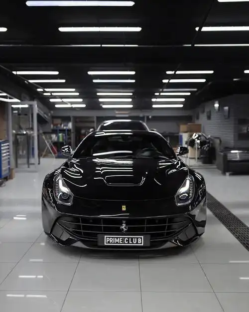 法拉利ferrarif12