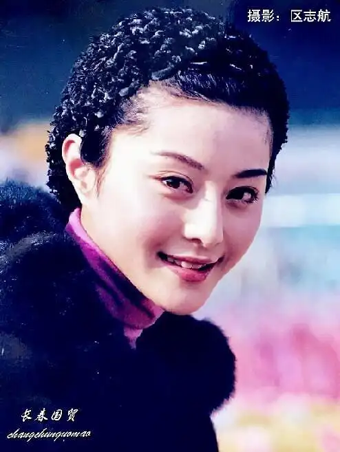 2020-10-30 14:00 近日,长春国贸看到一组范冰冰早年旧照曝光.