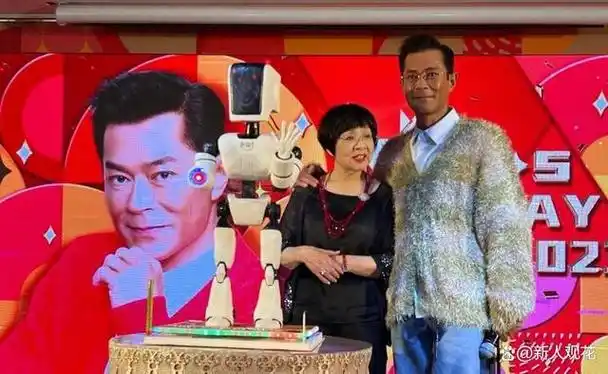 为了庆祝自己因疫情度过的第一个生日,古天乐邀请了球迷,家人和朋友一