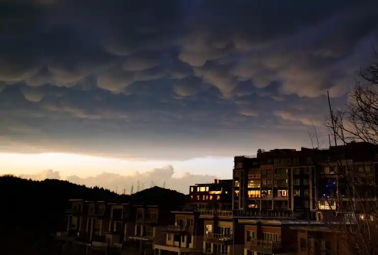 好像棉花糖贵阳上空出现乳状云