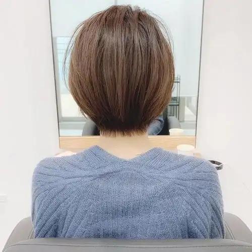 女人过了45发型这样剪,洋气利落显年轻,温婉时尚有气质