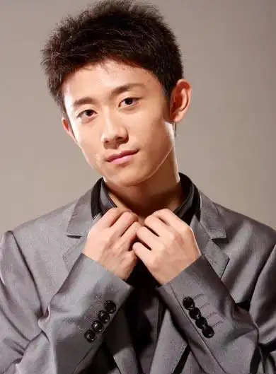 1992年出生于北京市东城区的张一山中是一名国内地影视男演员