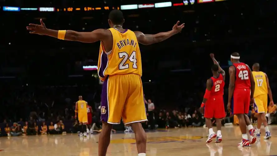 致小飞侠科比经典高清桌面壁纸